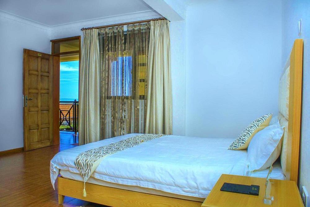 Rosemary Courts Bed And Breakfast Энтеббе Экстерьер фото
