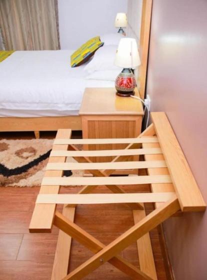 Rosemary Courts Bed And Breakfast Энтеббе Экстерьер фото