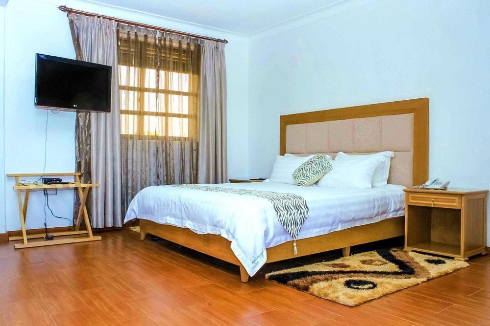 Rosemary Courts Bed And Breakfast Энтеббе Экстерьер фото